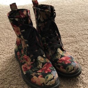 combat boots